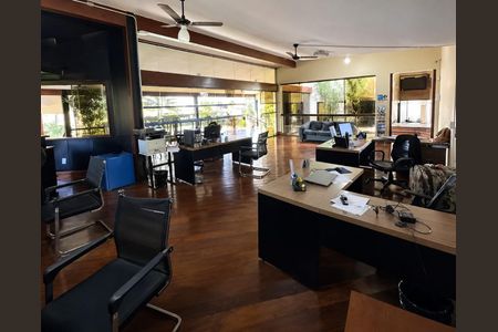 Casa à venda com 2281m², 6 quartos e 6 vagas Casa à venda com 2281m², 6 quartos e 6 vagasFoto 03
