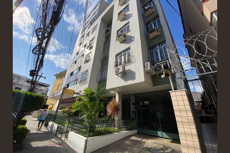 Apartamento para alugar com 70m², 2 quartos e 1 vaga