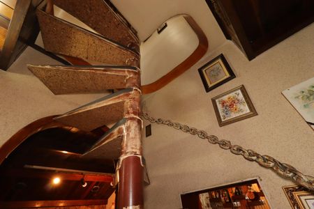 Escada para a Saleta de casa à venda com 3 quartos, 300m² em Jardim Bela Vista, Santo André