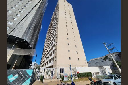 Studio à venda com 28m², 1 quarto e sem vaga Studio à venda com 28m², 1 quarto e sem vagaFachada