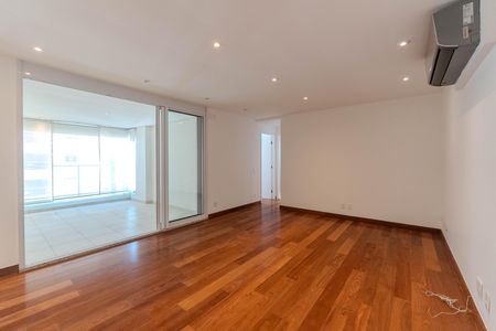 Apartamento à venda com 76m², 2 quartos e 2 vagas Apartamento à venda com 76m², 2 quartos e 2 vagasSala