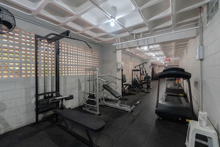 Apartamento à venda com 76m², 2 quartos e 2 vagas Apartamento à venda com 76m², 2 quartos e 2 vagasÁrea comum - Academia