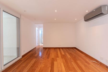 Apartamento à venda com 76m², 2 quartos e 2 vagas Apartamento à venda com 76m², 2 quartos e 2 vagasSala