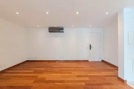 Apartamento à venda com 76m², 2 quartos e 2 vagas Apartamento à venda com 76m², 2 quartos e 2 vagasSala