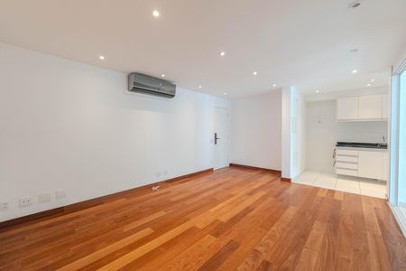 Apartamento à venda com 76m², 2 quartos e 2 vagas Apartamento à venda com 76m², 2 quartos e 2 vagasSala