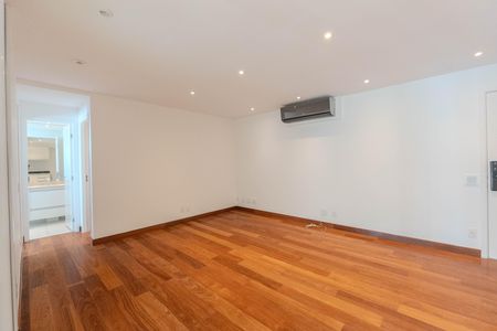 Apartamento à venda com 76m², 2 quartos e 2 vagas Apartamento à venda com 76m², 2 quartos e 2 vagasSala