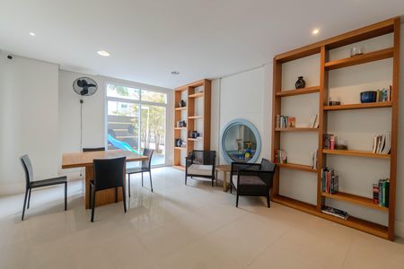 Apartamento à venda com 76m², 2 quartos e 2 vagas Apartamento à venda com 76m², 2 quartos e 2 vagasEspaço Kids