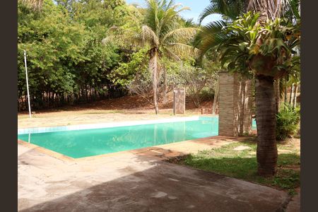 Casa de condomínio à venda com 300m², 3 quartos e 4 vagasPiscina