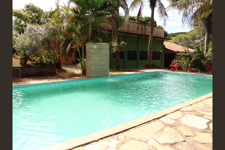 Casa de condomínio à venda com 300m², 3 quartos e 4 vagasPiscina