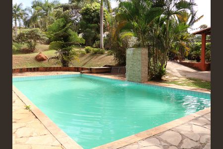 Casa de condomínio à venda com 300m², 3 quartos e 4 vagasPiscina