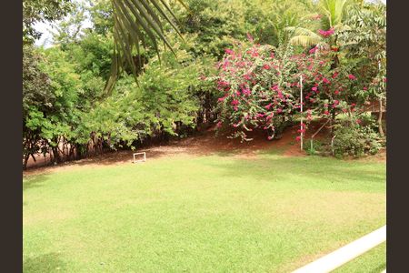 Casa de condomínio à venda com 300m², 3 quartos e 4 vagasArea verde