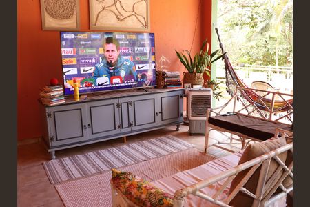 Casa de condomínio à venda com 300m², 3 quartos e 4 vagasSala de TV