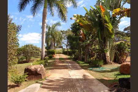 Casa de condomínio à venda com 300m², 3 quartos e 4 vagasEntrada