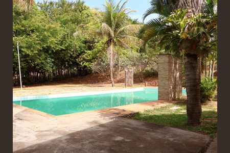 Casa de condomínio à venda com 300m², 3 quartos e 4 vagasPiscina