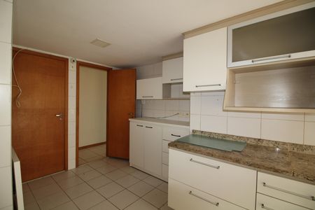 Apartamento à venda com 128m², 3 quartos e 2 vagasCozinha