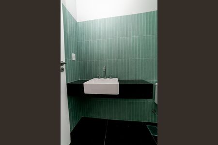 Apartamento à venda com 77m², 2 quartos e 2 vagas Apartamento à venda com 77m², 2 quartos e 2 vagasBanheiro da Suíte 1