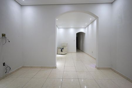 Casa à venda com 100m², 2 quartos e 2 vagasSala