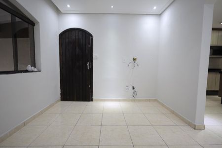 Casa à venda com 100m², 2 quartos e 2 vagasSala