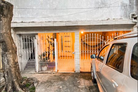 Casa para alugar com 125m², 3 quartos e 1 vaga Casa para alugar com 125m², 3 quartos e 1 vagaFachada