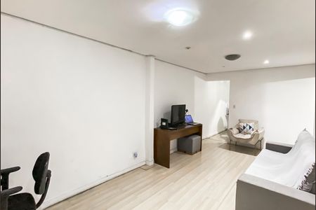 Sala de casa à venda com 3 quartos, 125m² em Vila Nhocuné, São Paulo