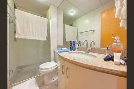 Apartamento à venda com 95m², 3 quartos e 2 vagas Apartamento à venda com 95m², 3 quartos e 2 vagasBanheiro da Suíte