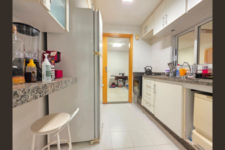 Apartamento à venda com 95m², 3 quartos e 2 vagas Apartamento à venda com 95m², 3 quartos e 2 vagasCozinha