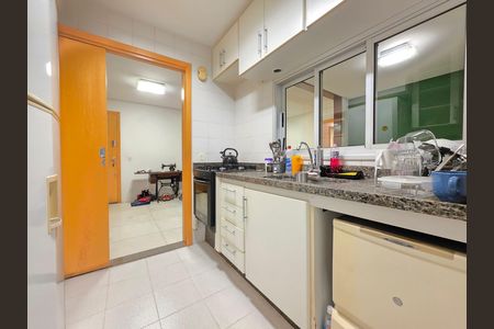 Apartamento à venda com 95m², 3 quartos e 2 vagas Apartamento à venda com 95m², 3 quartos e 2 vagasCozinha