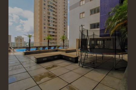 Apartamento à venda com 95m², 3 quartos e 2 vagas Apartamento à venda com 95m², 3 quartos e 2 vagasÁrea comum - Piscina