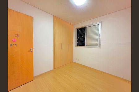 Apartamento à venda com 95m², 3 quartos e 2 vagas Apartamento à venda com 95m², 3 quartos e 2 vagasQuarto 2