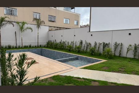 Apartamento à venda com 2 quartos, 56m² em Serrano, Belo Horizonte