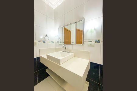 Casa à venda com 400m², 3 quartos e 8 vagasBanheiro da Suíte
