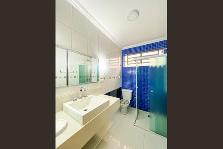 Casa à venda com 400m², 3 quartos e 8 vagasBanheiro da Suíte