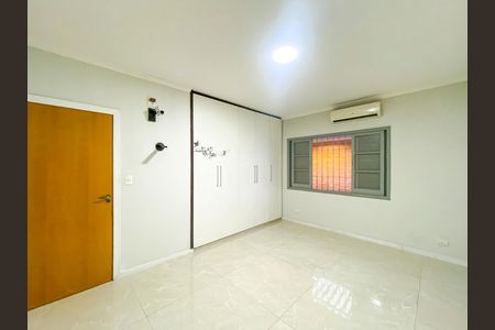 Casa à venda com 400m², 3 quartos e 8 vagasSuíte