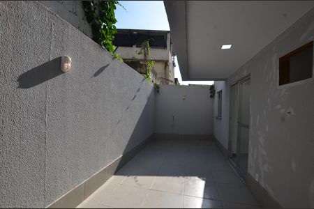 Apartamento para alugar com 45m², 2 quartos e sem vagaVaranda