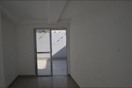 Sala de apartamento para alugar com 2 quartos, 45m² em Bento Ribeiro, Rio de Janeiro