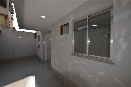 Apartamento para alugar com 45m², 2 quartos e sem vagaVaranda