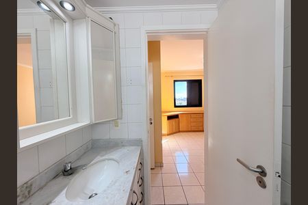 Apartamento à venda com 100m², 3 quartos e 2 vagasBanheiro da Suíte