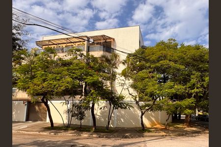 Apartamento para alugar com 160m², 3 quartos e 3 vagasFachada