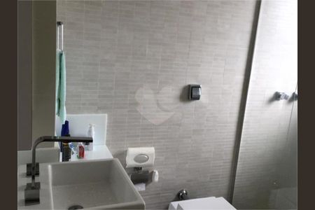 Apartamento à venda com 220m², 4 quartos e 4 vagas