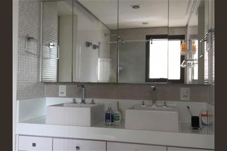Apartamento à venda com 220m², 4 quartos e 4 vagas