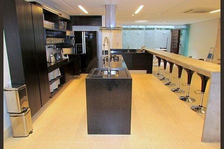 Apartamento à venda com 137m², 4 quartos e 2 vagas