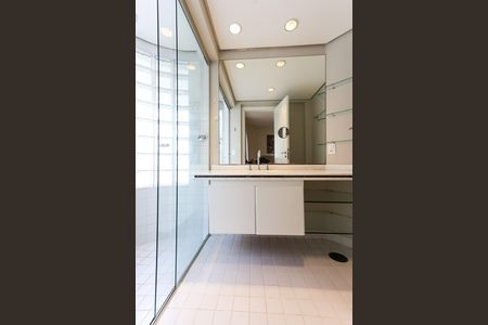 Apartamento para alugar com 130m², 1 quarto e 2 vagas Apartamento para alugar com 130m², 1 quarto e 2 vagasBanheiro da Suíte