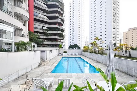 Apartamento para alugar com 130m², 1 quarto e 2 vagas Apartamento para alugar com 130m², 1 quarto e 2 vagasÁrea comum - Piscina