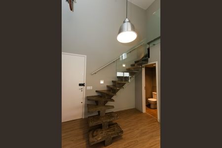 Apartamento para alugar com 130m², 1 quarto e 2 vagas Apartamento para alugar com 130m², 1 quarto e 2 vagasescada