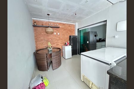 Casa de condomínio para alugar com 197m², 3 quartos e 4 vagasVaranda
