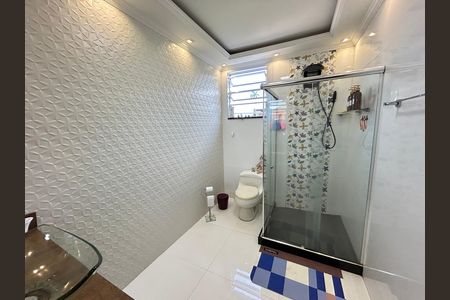Casa de condomínio para alugar com 197m², 3 quartos e 4 vagasBanheiro