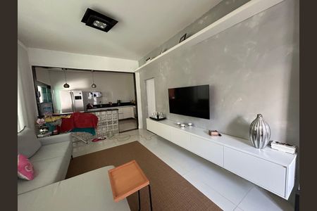 Casa de condomínio para alugar com 197m², 3 quartos e 4 vagasSala
