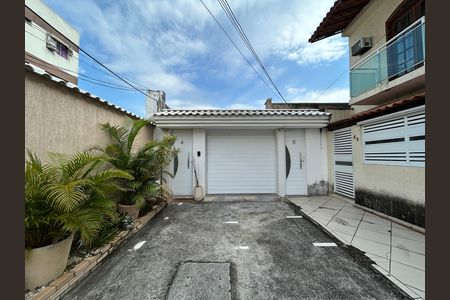 Casa de condomínio para alugar com 197m², 3 quartos e 4 vagasFachada