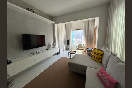 Casa de condomínio para alugar com 197m², 3 quartos e 4 vagasSala