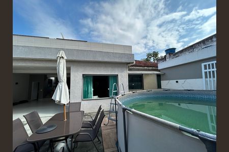 Casa de condomínio para alugar com 197m², 3 quartos e 4 vagasPiscina